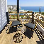 Maregold Mykonos Micro-boutique Suites, Adults Only Bed and Breakfast Ελιά