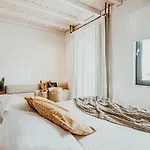 Maregold Mykonos Micro-boutique Suites, Adults Only Ελιά