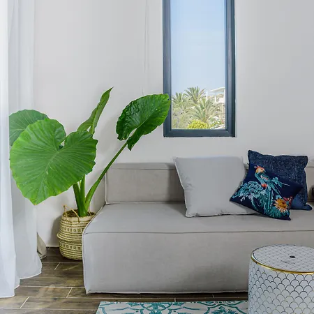 Oda ve Kahvaltı Maregold Mykonos Micro-boutique Suites, Adults Only 4*