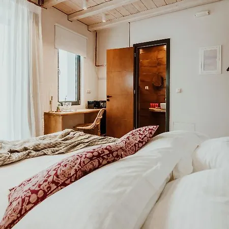 Oda ve Kahvaltı Maregold Mykonos Micro-boutique Suites, Adults Only