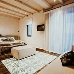 Panzió Maregold Mykonos Micro-boutique Suites, Adults Only